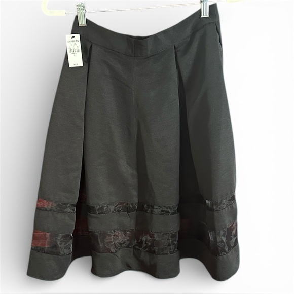 Express wide pleated Skirt NWT - Picture 7 of 8